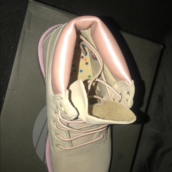 Timberlands - Picture 3 of 4